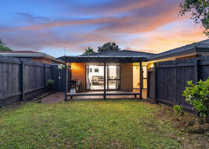  at 2/19 Sailfish Drive, West Harbour, Waitakere City, Auckland