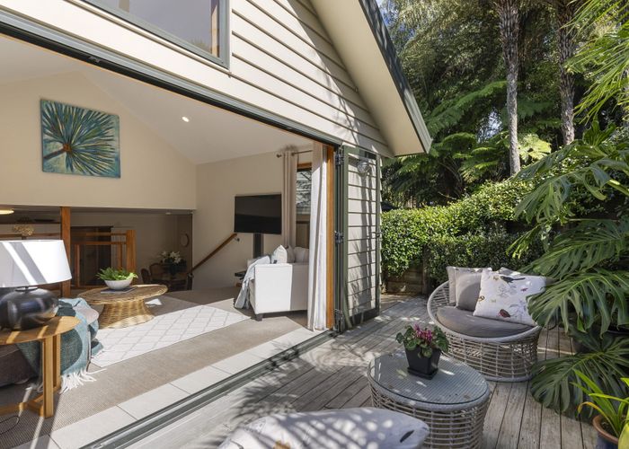  at 2/86 Braemar Road, Castor Bay, Auckland