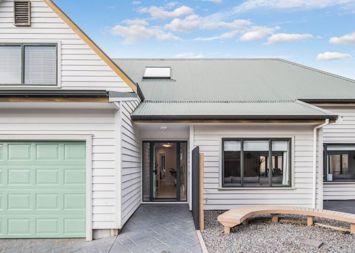  at 7 Claverton Grove, Churton Park, Wellington