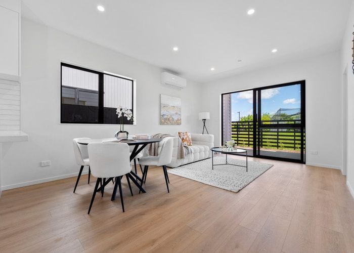  at 18 Albert Road, Kelston, Waitakere City, Auckland