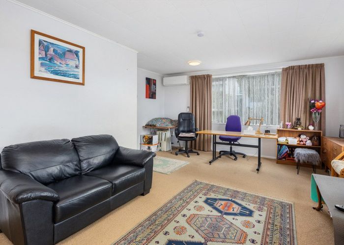  at 2/9 Te Kiteroa Grove, Churton Park, Wellington, Wellington