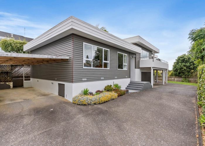  at 2/27 Park Rise, Campbells Bay, North Shore City, Auckland
