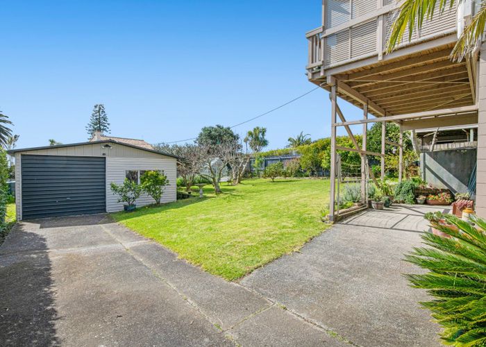  at 124 Pacific Parade, Army Bay, Whangaparaoa