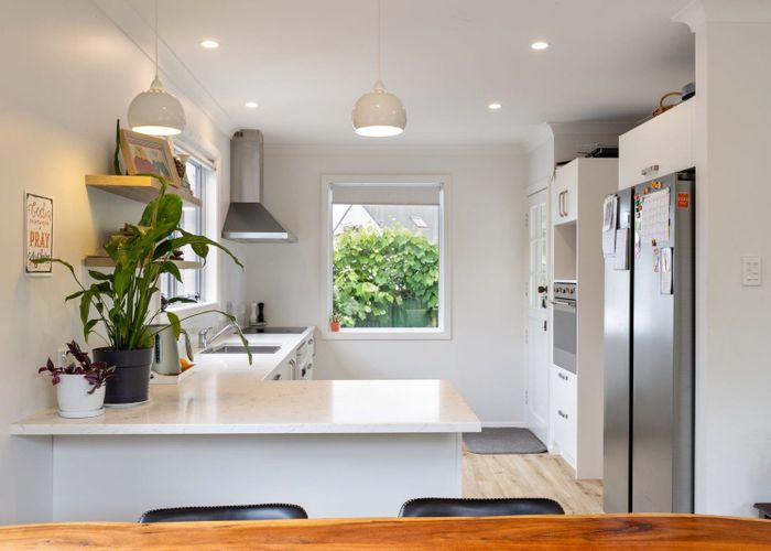  at 6 Belgrave Place, Awapuni, Palmerston North, Manawatu / Whanganui