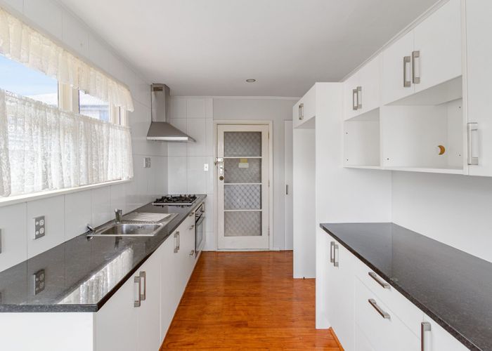  at 32 McAnnalley Street, Manurewa, Manukau City, Auckland