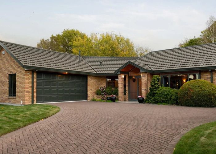  at 45 Canaandale Drive, Flagstaff, Hamilton