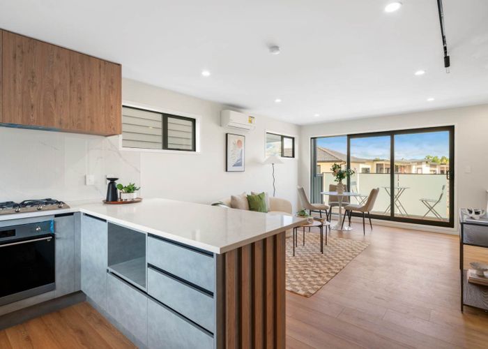  at 95E Kervil Ave, Te Atatu Peninsula, Waitakere City, Auckland