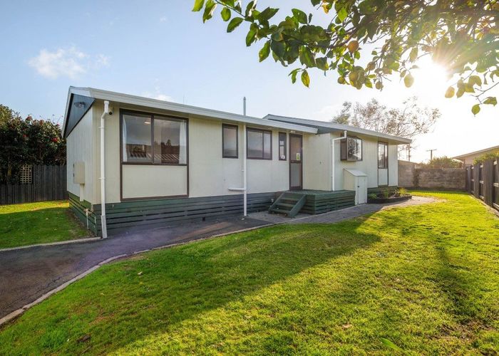  at 38 Garland Drive, Saint Andrews, Hamilton, Waikato