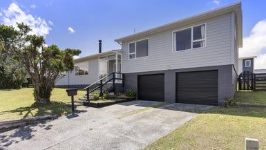  at 5 Cheyne Walk, Newlands, Wellington