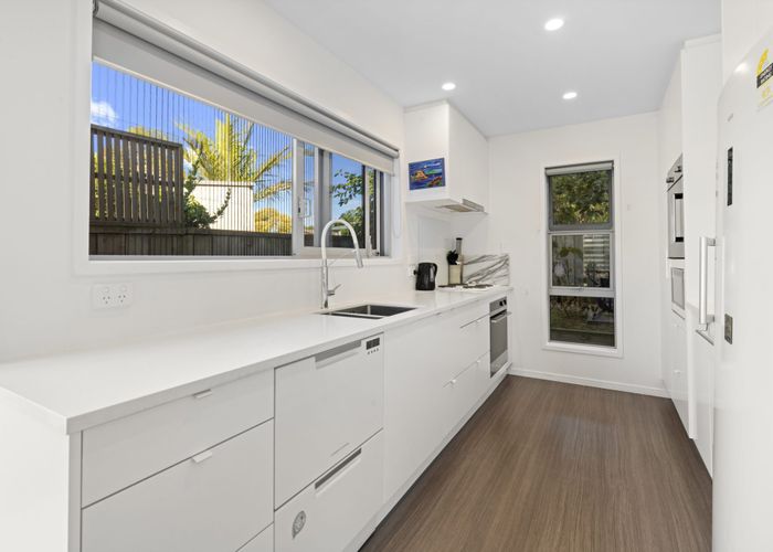  at 6A Sullivan Avenue, Mangere Bridge, Auckland