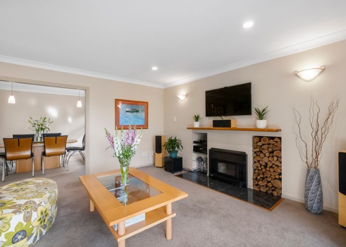  at 25 Dakota Avenue, Beach Haven, Auckland