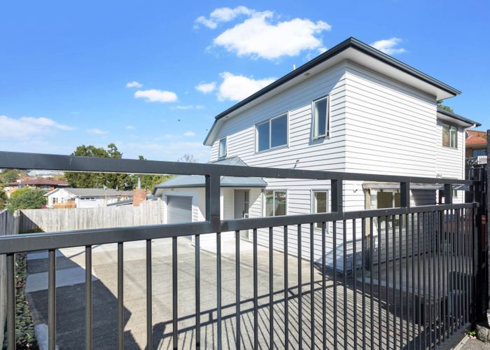  at 2/571 Richardson Road, Mount Roskill, Auckland