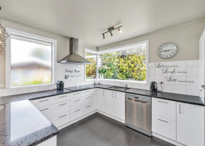  at 140 Kendal Avenue, Burnside, Christchurch City, Canterbury