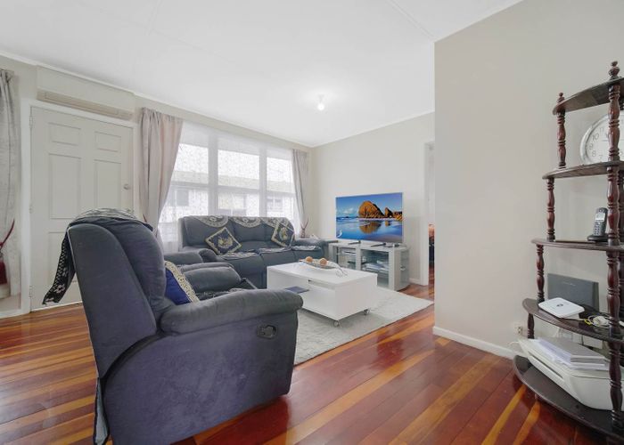  at 2/82 Portage Road, New Lynn, Auckland