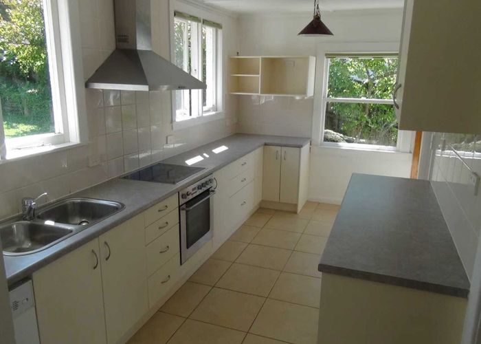  at 7 Jellicoe Road, Murrays Bay, North Shore City, Auckland