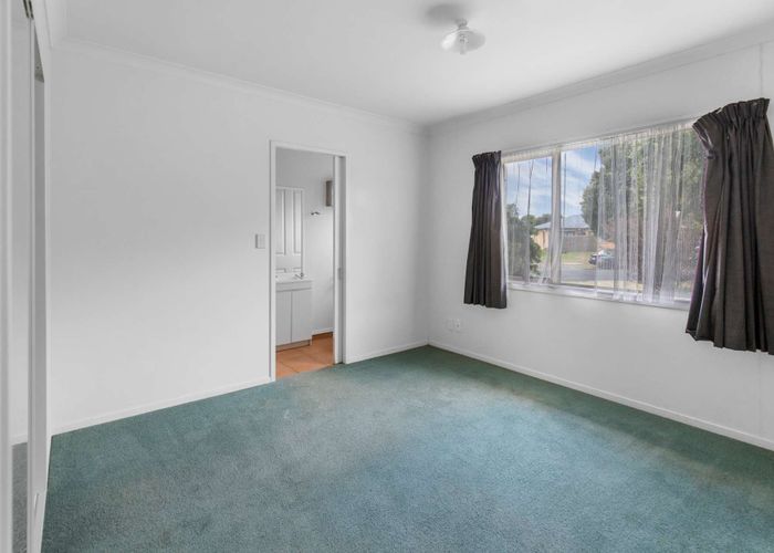  at 19 Catalina Drive, Melville, Hamilton