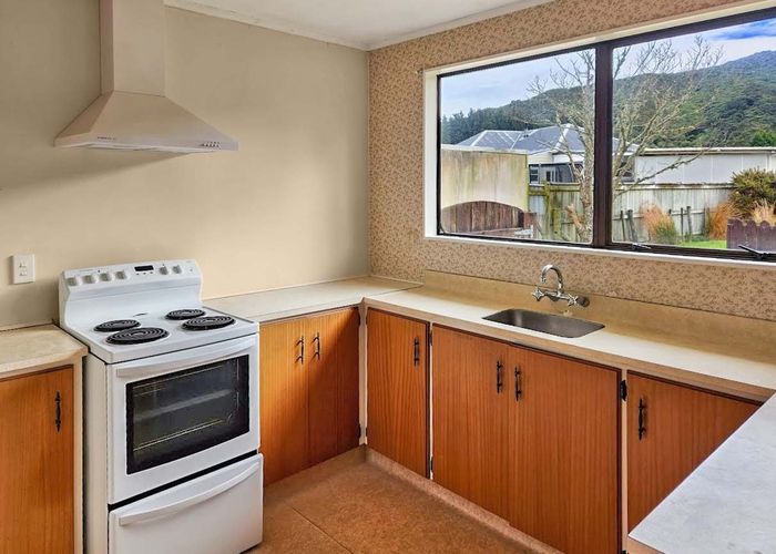  at 343 Wellington Road, Wainuiomata, Lower Hutt, Wellington
