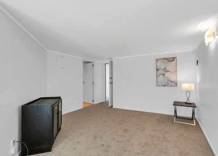  at 16 Royal View Road, Te Atatu South, Waitakere City, Auckland