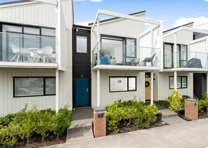  at 27/1 Scott Road, Hobsonville, Waitakere City, Auckland