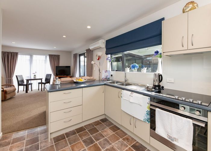  at 16 Clinton Lane, Woolston, Christchurch