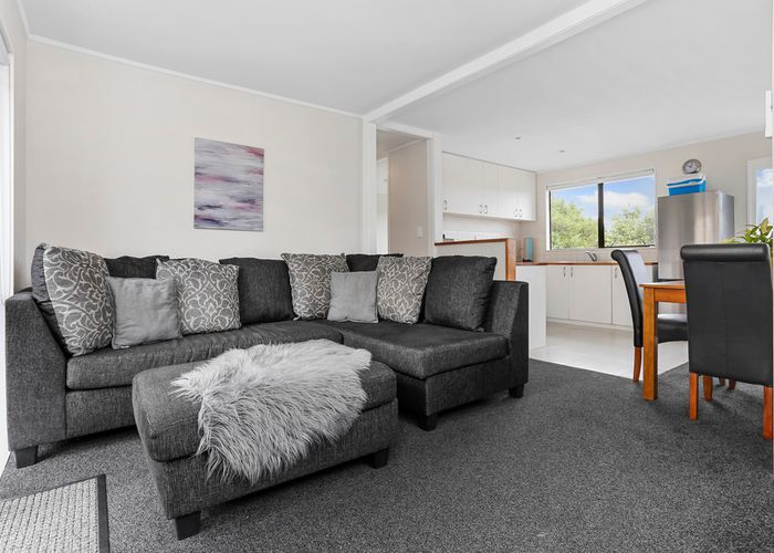  at 2/185A Royal Road, Massey, Auckland