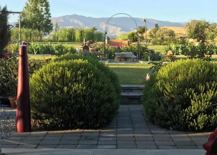  at 14 Golden Road, Springvale