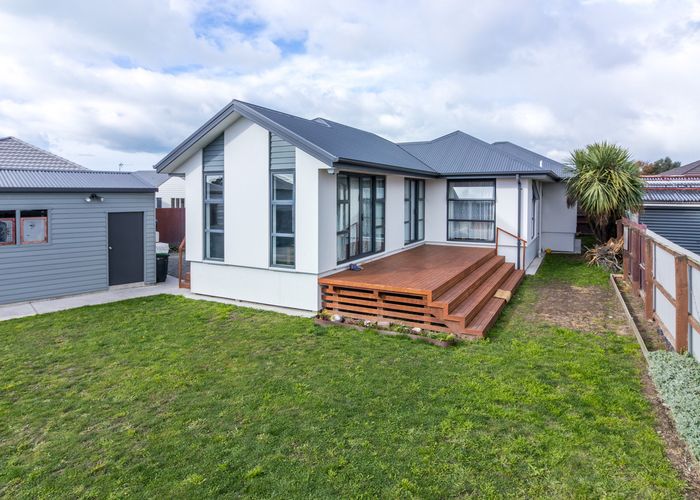 at 8 St Heliers Crescent, Aranui, Christchurch