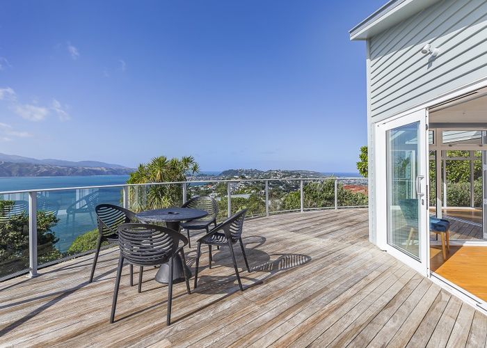  at 178 Nevay Road, Karaka Bays, Wellington