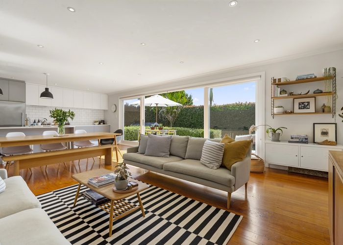  at 46 Tahapa Crescent, Meadowbank, Auckland