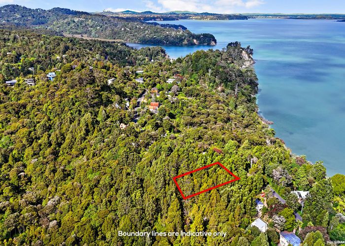  at 33 Kauri Point Road, Laingholm, Waitakere City, Auckland