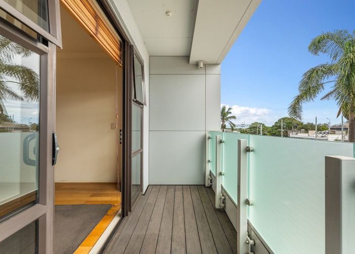  at 208/3 Morningside Drive , Morningside, Auckland City, Auckland