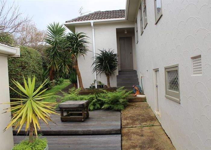  at 50 Waiohua Road, Greenlane, Auckland City, Auckland