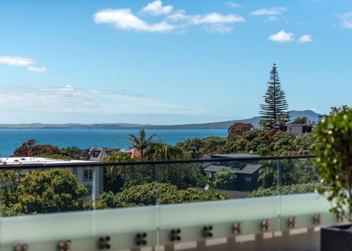  at 17/423-427 Beach Road, Mairangi Bay, North Shore City, Auckland