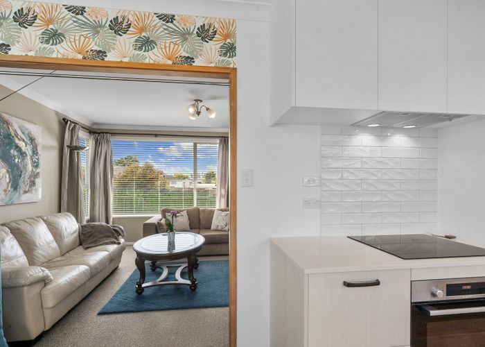  at 25 Felgrove Street, Glendene, Waitakere City, Auckland