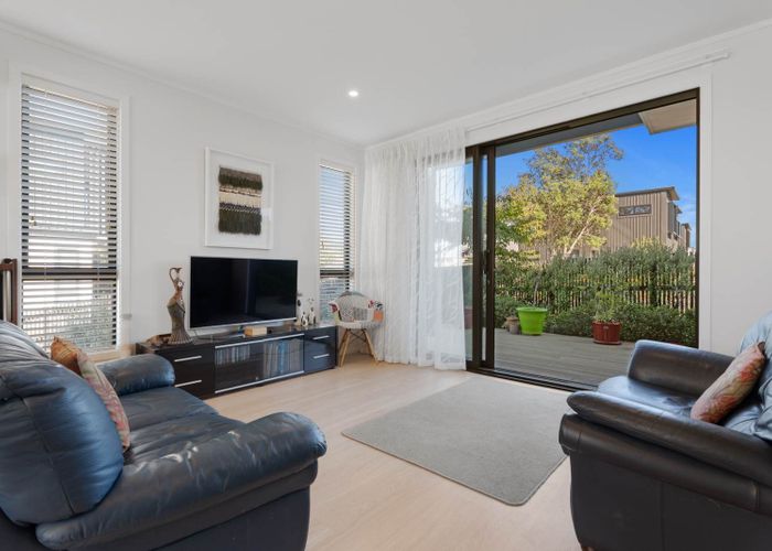  at 8c Lyndhurst Street, Wai O Taiki Bay, Auckland City, Auckland