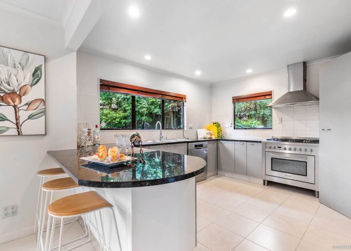  at 2/24 Fenwick Avenue, Milford, North Shore City, Auckland