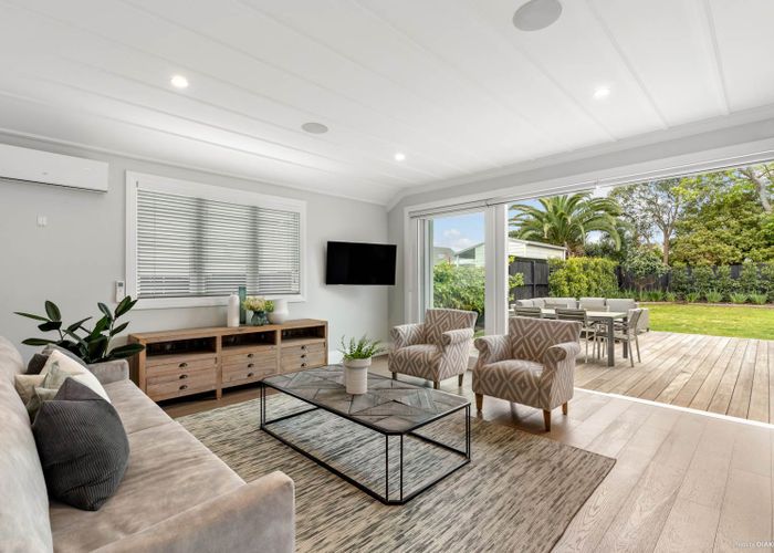  at 18 Parrish Road, Sandringham, Auckland