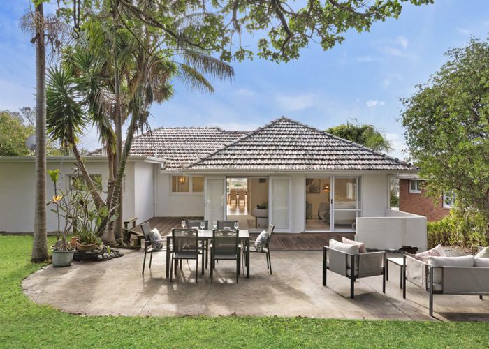  at 2/4 Corunna Road, Milford, Auckland