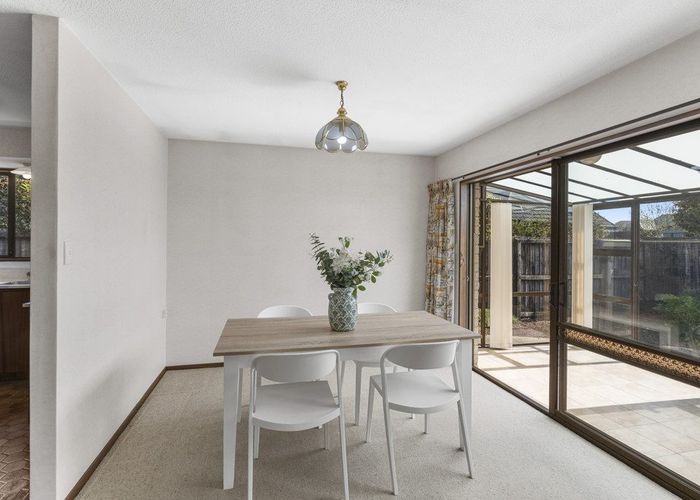  at 2/62 Leacroft Street, Bishopdale, Christchurch