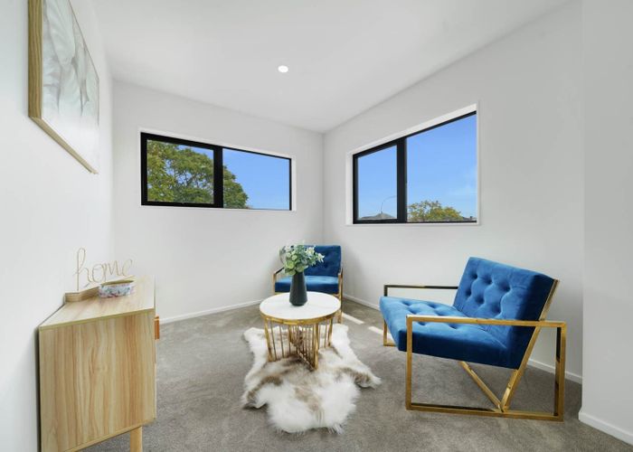  at 2/14 Friesian Drive, Mangere, Manukau City, Auckland