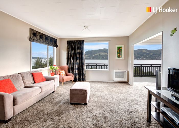  at 6 Hinkley Terrace, Company Bay, Dunedin