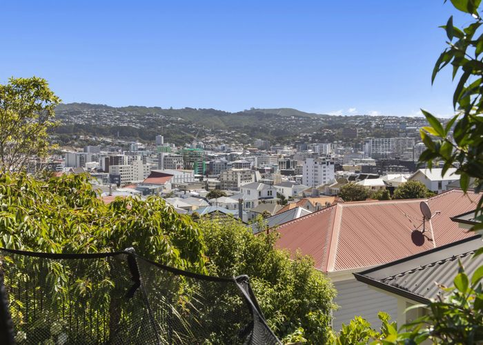  at 60 Hawker Street, Mount Victoria, Wellington