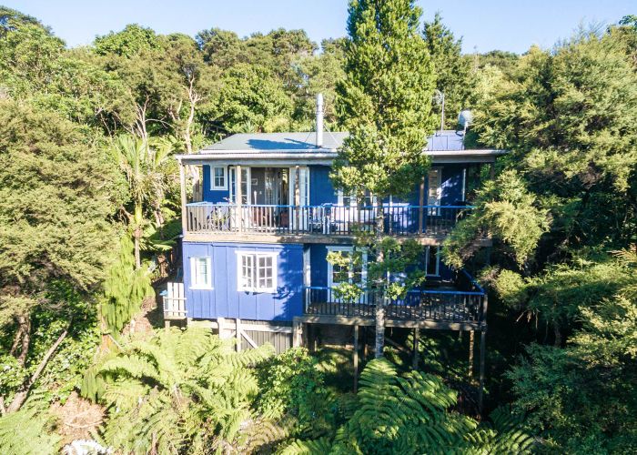  at 22 Bella Vista Road, Ōmiha, Waiheke Island