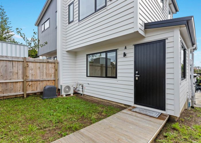  at 49A  Golf Road, New Lynn, Waitakere City, Auckland
