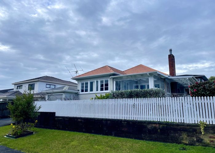  at 1 Camellia Place, Mount Roskill, Auckland