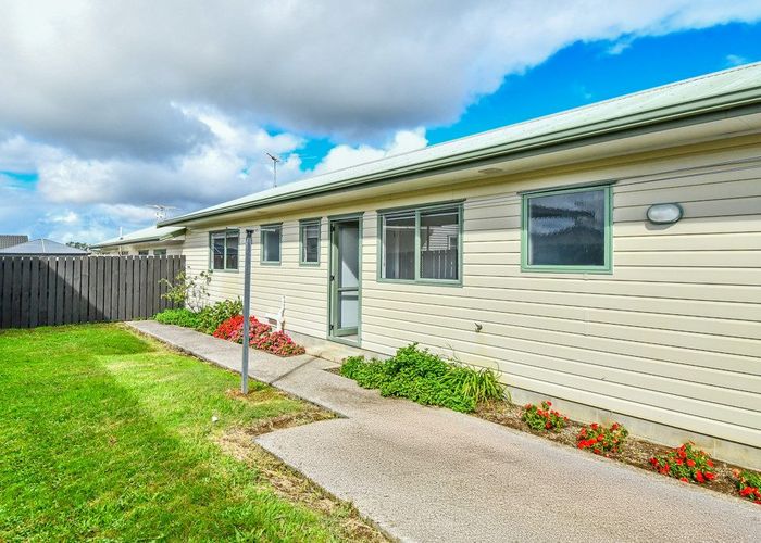  at 2/11 School Rd, Tuakau