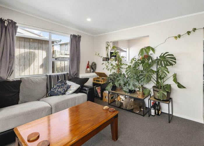  at 5b Arahanga Gr, Maupuia, Wellington, Wellington