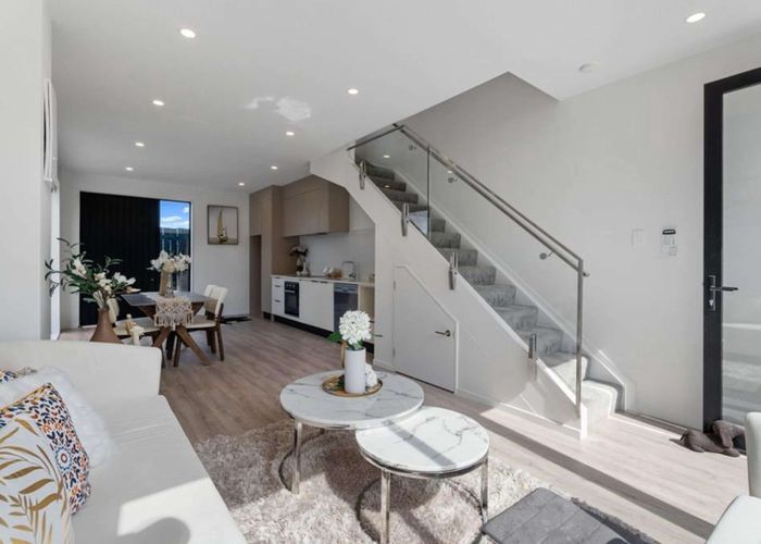  at 4/10 Hutchinson Road, Bucklands Beach, Manukau City, Auckland