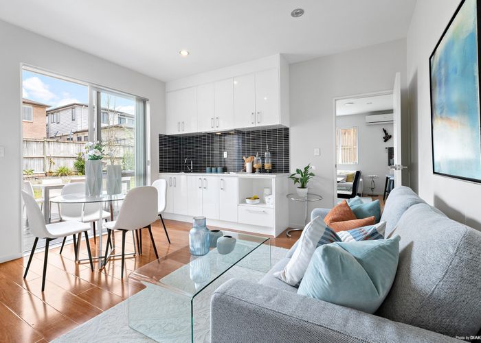 For sale 4 Ballindrait Drive, Flat Bush, Manukau City, Auckland