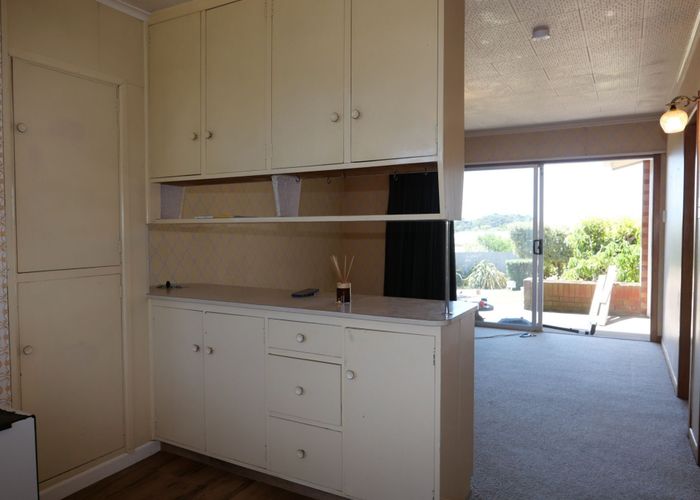  at 2 Piri Place, Glen Innes, Auckland